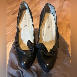 Mea Shadow Black Women's Heels with Ruffle Detail